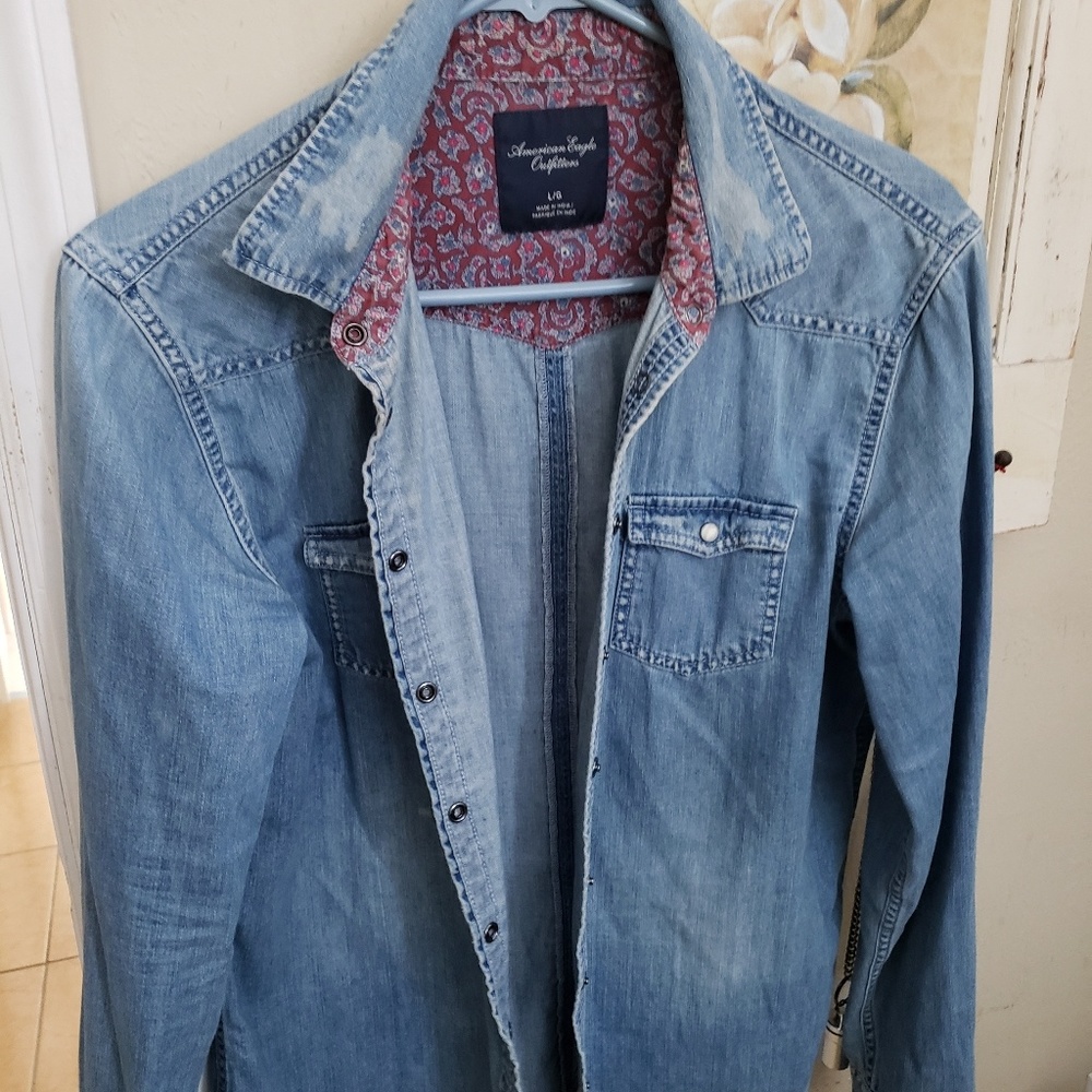American Eagle Distressed look denim ladies blouse
